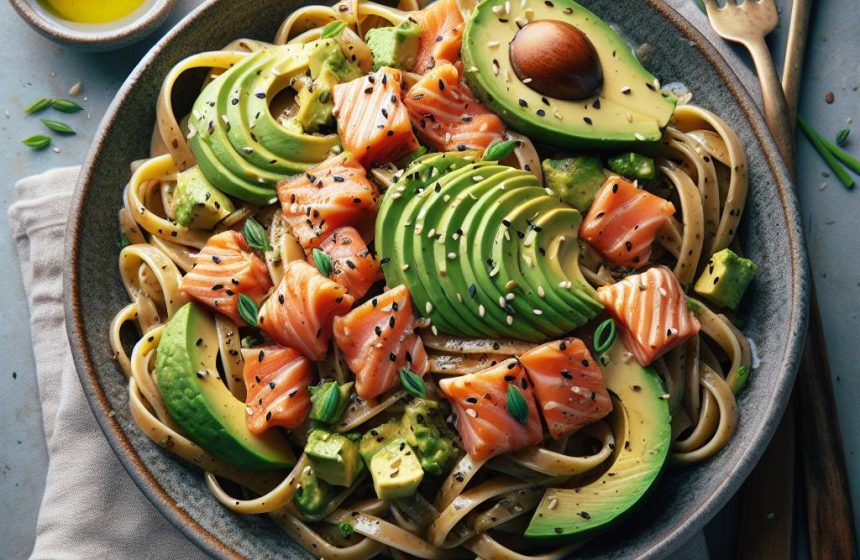 Pâtes au Saumon Fumé, Avocat et Sauce Teriyaki